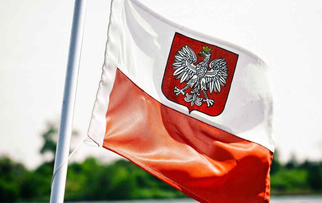 прапор польщі з гербом